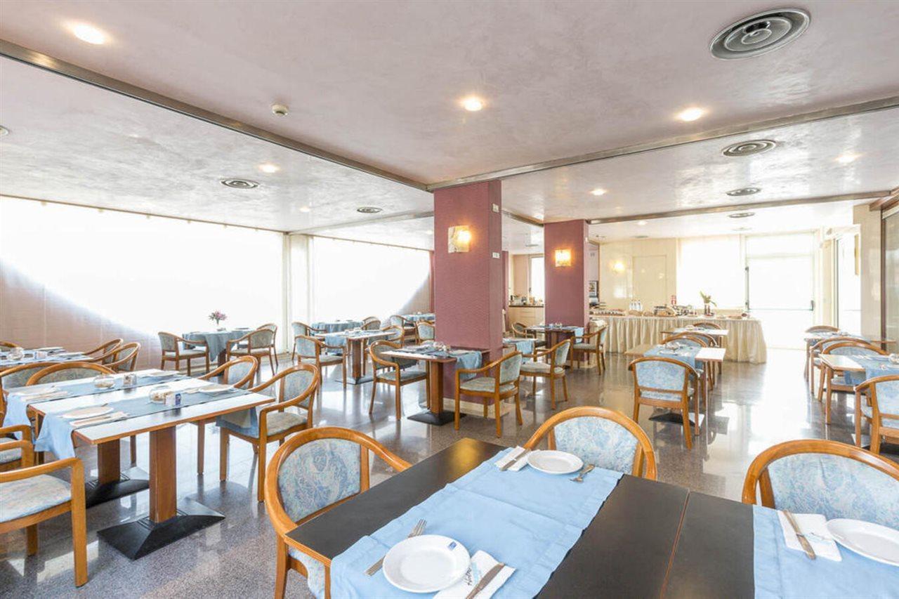 Hotel Maja Pescara Esterno foto