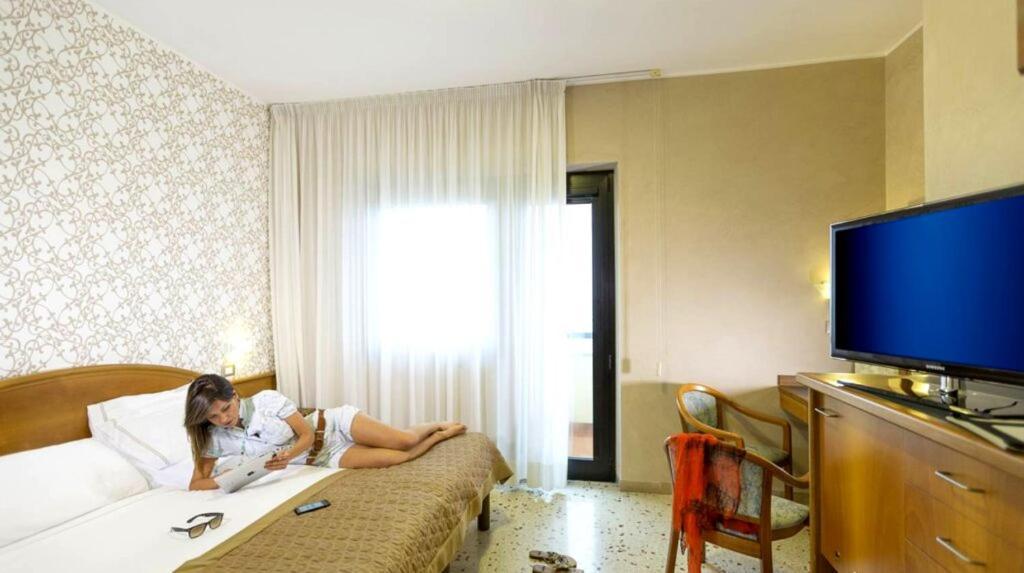 Hotel Maja Pescara Esterno foto