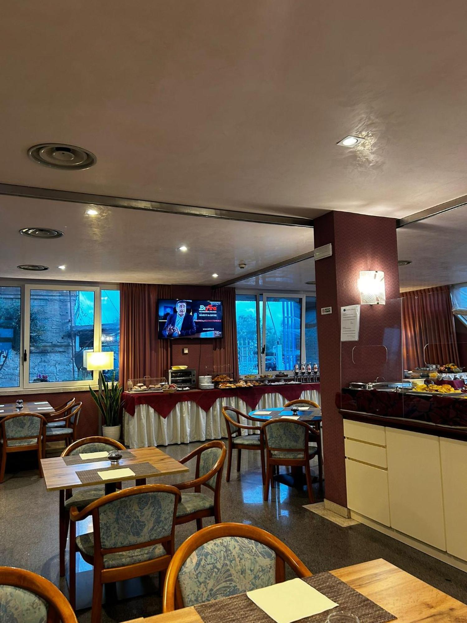 Hotel Maja Pescara Esterno foto