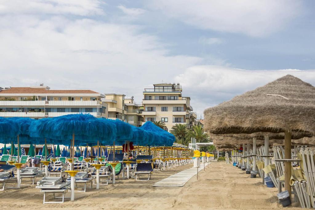 Hotel Maja Pescara Esterno foto