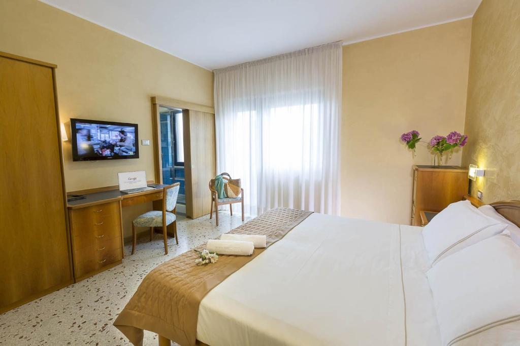 Hotel Maja Pescara Esterno foto