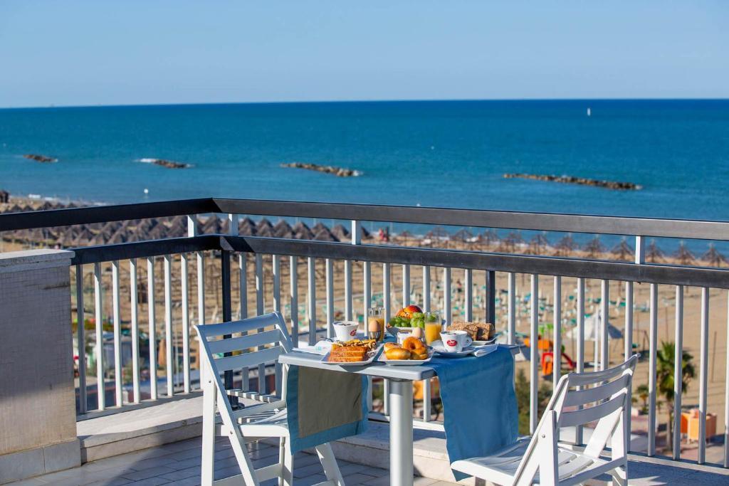 Hotel Maja Pescara Esterno foto